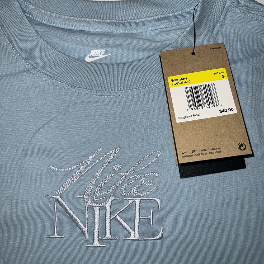 Nike Sportswear Essential Women's Boxy T-Shirt S